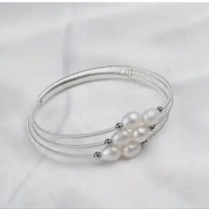 🩶🩶NEW🩶🩶 GORGEOUS!! Wire Wrapped Adjustable Bracelet with Freshwater Pearls